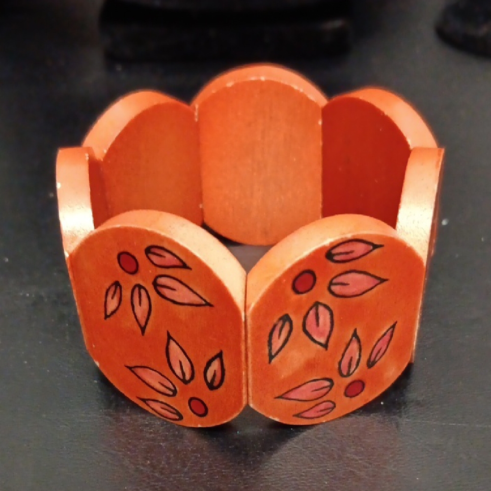 Elegant Orange Wood Floral Bracelet